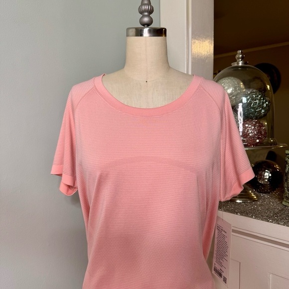 Lululemon Swiftly Tech 2.0 Short Sleeve Shirt Womens Size 16 Dew Pink NWT - Picture 4 of 12